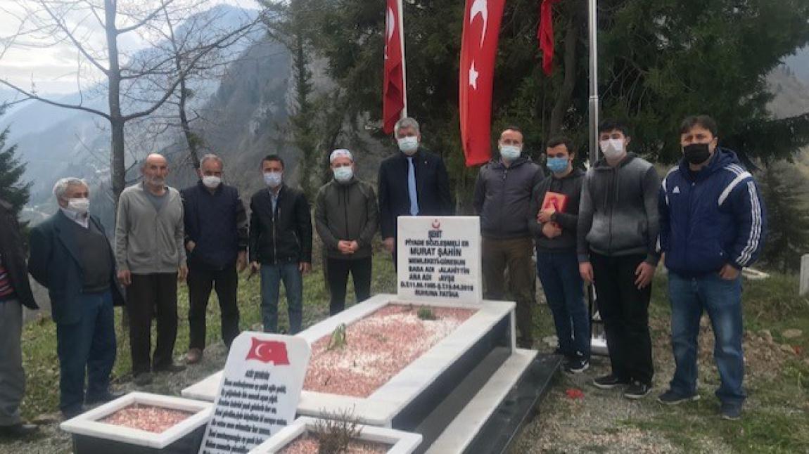 Şehit Murat Şahin'i Mezarı Başında Andık