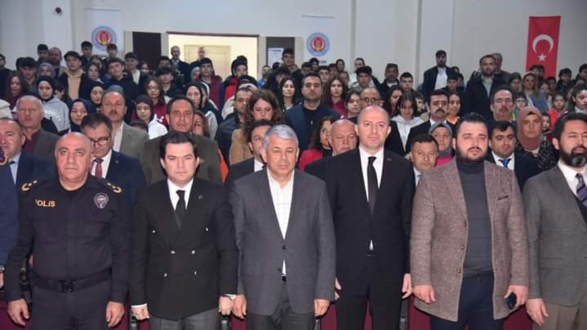 Okulumuzda İstiklal Marşı'nın kabulu ve Mehmet Akif Ersoy'u Anma programı düzenlendi. 